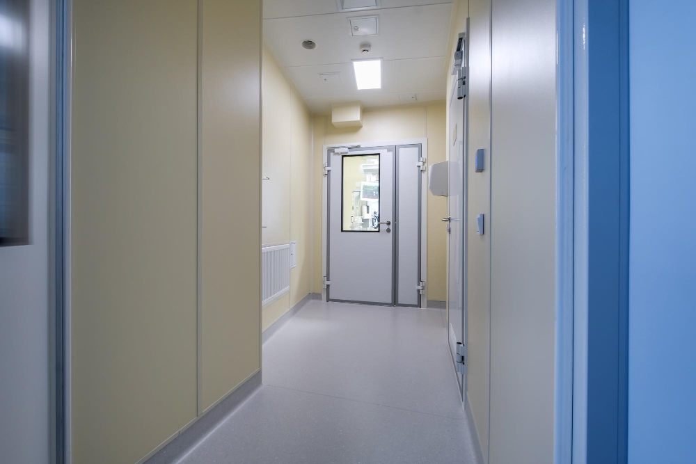 Onde comprar porta hospitalar com visor: conheça a Frequência X